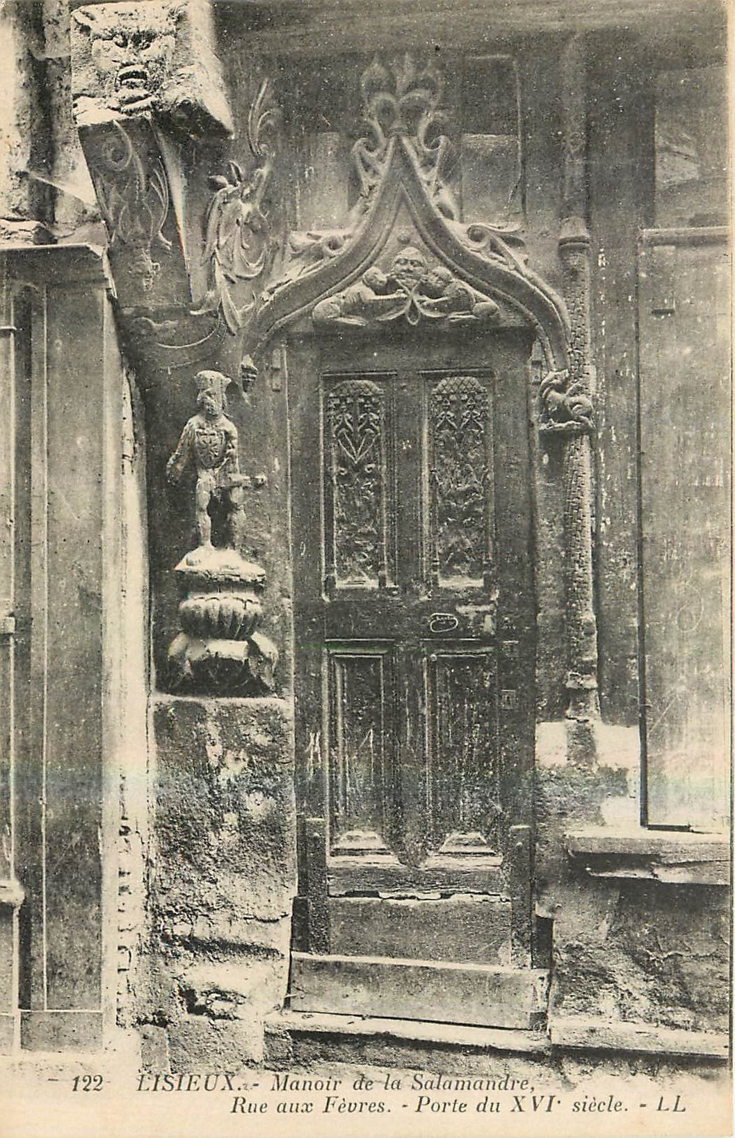 Élisieux - Manoir de la Salamandre - Porte du XVIe siècle