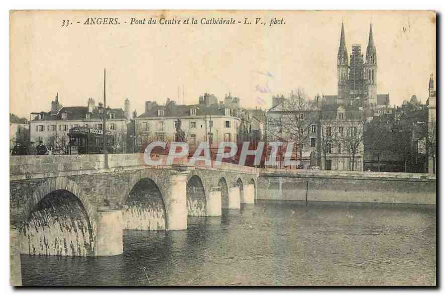 CPA Angers Pont du Centre et la Cathedrale 