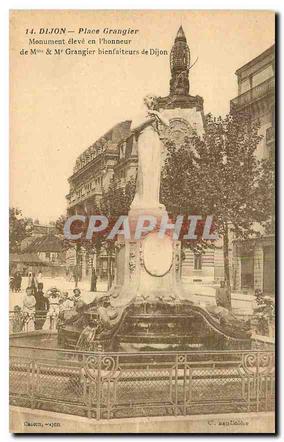 CPA Dijon Place Grangier Monument eleve en l'honneur 