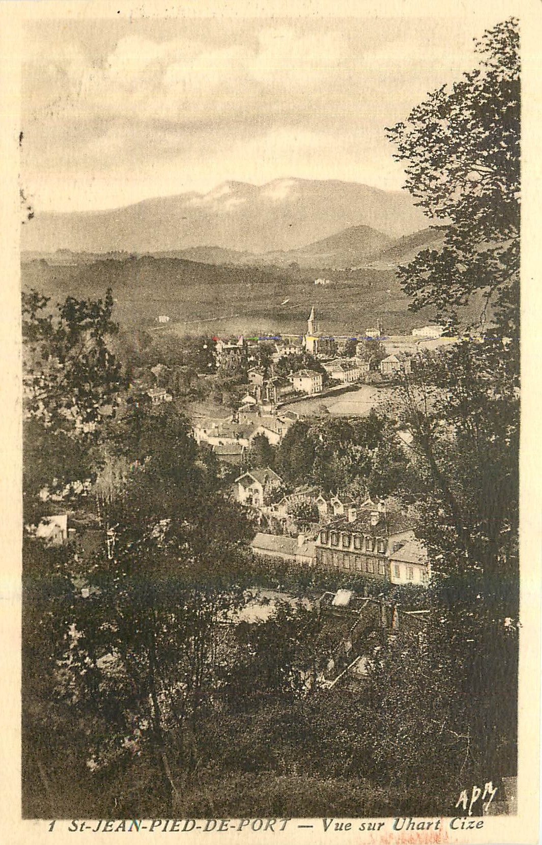 St-Jean-Pied-de-Port — Vue sur Uhart-Cize — éditeur APD4