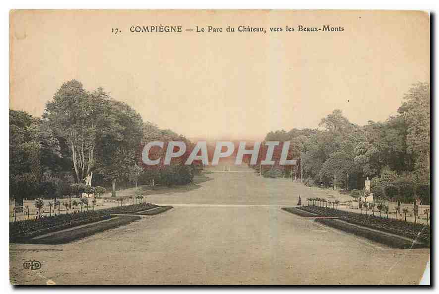 CPA Compiegne Le Parc du Chateau vers les Beaux Monts 