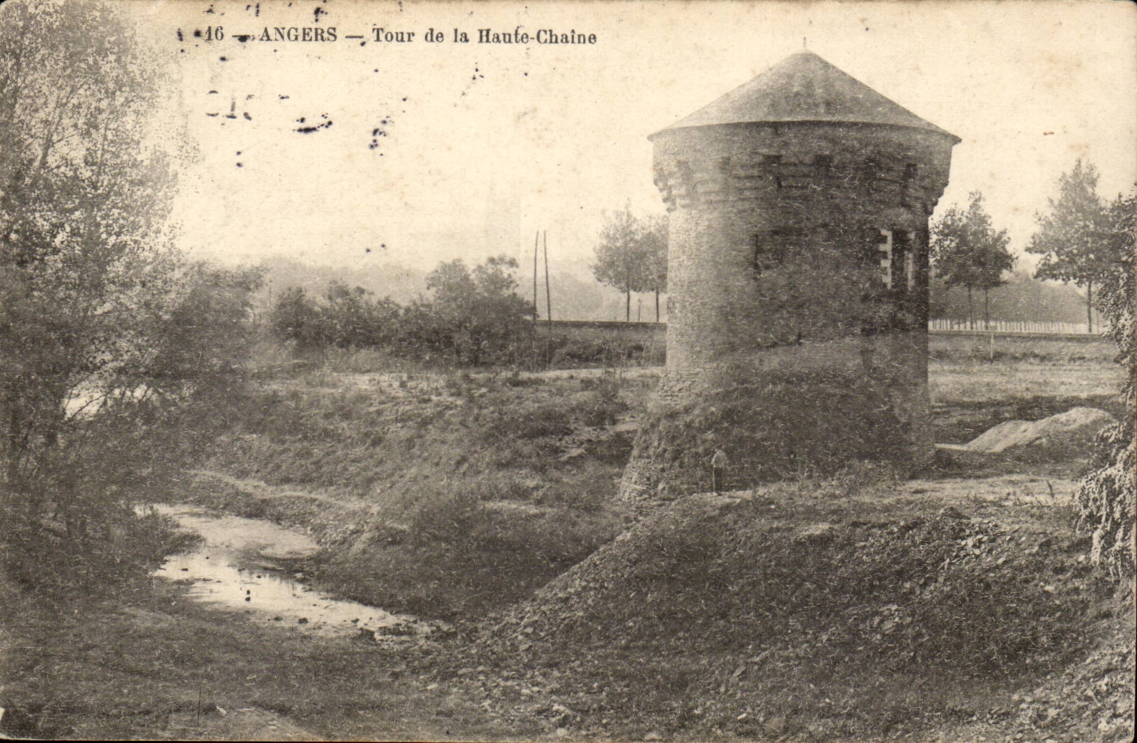 Angers CPA La tour de la haute chaine