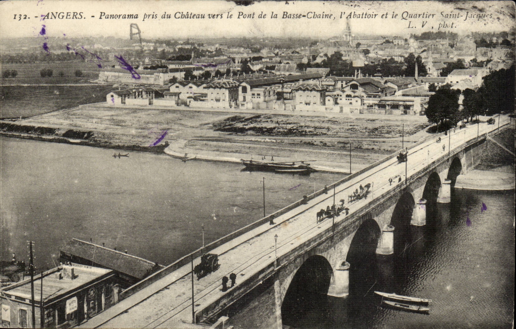 Angers CPA Panorama pris du chateau vers le pont de la Basse Chaine l'abattoir et le quartier Saint Jacques