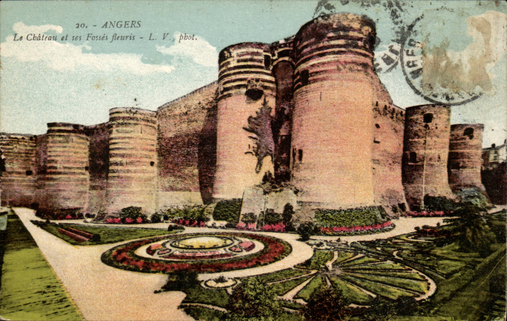 angers CPA le chateau et ses fosses fleuris