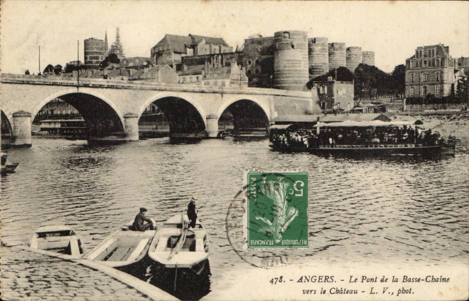 angers CPA Le pont d ela Basse Chaine vers le chateau