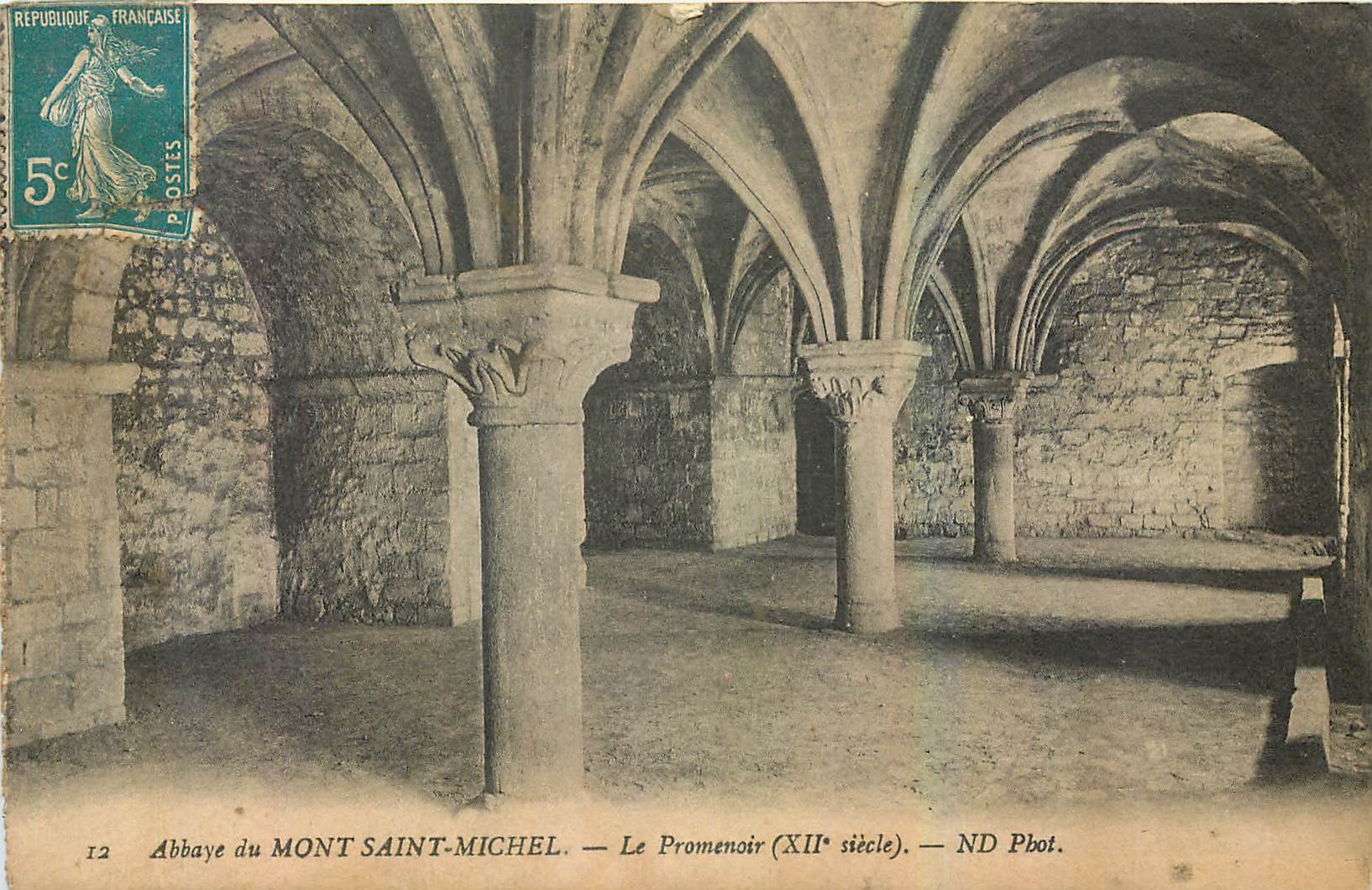 Abbaye du MONT SAINT-MICHEL — Le Promenoir (XIIe siècle) — ND Pbot.