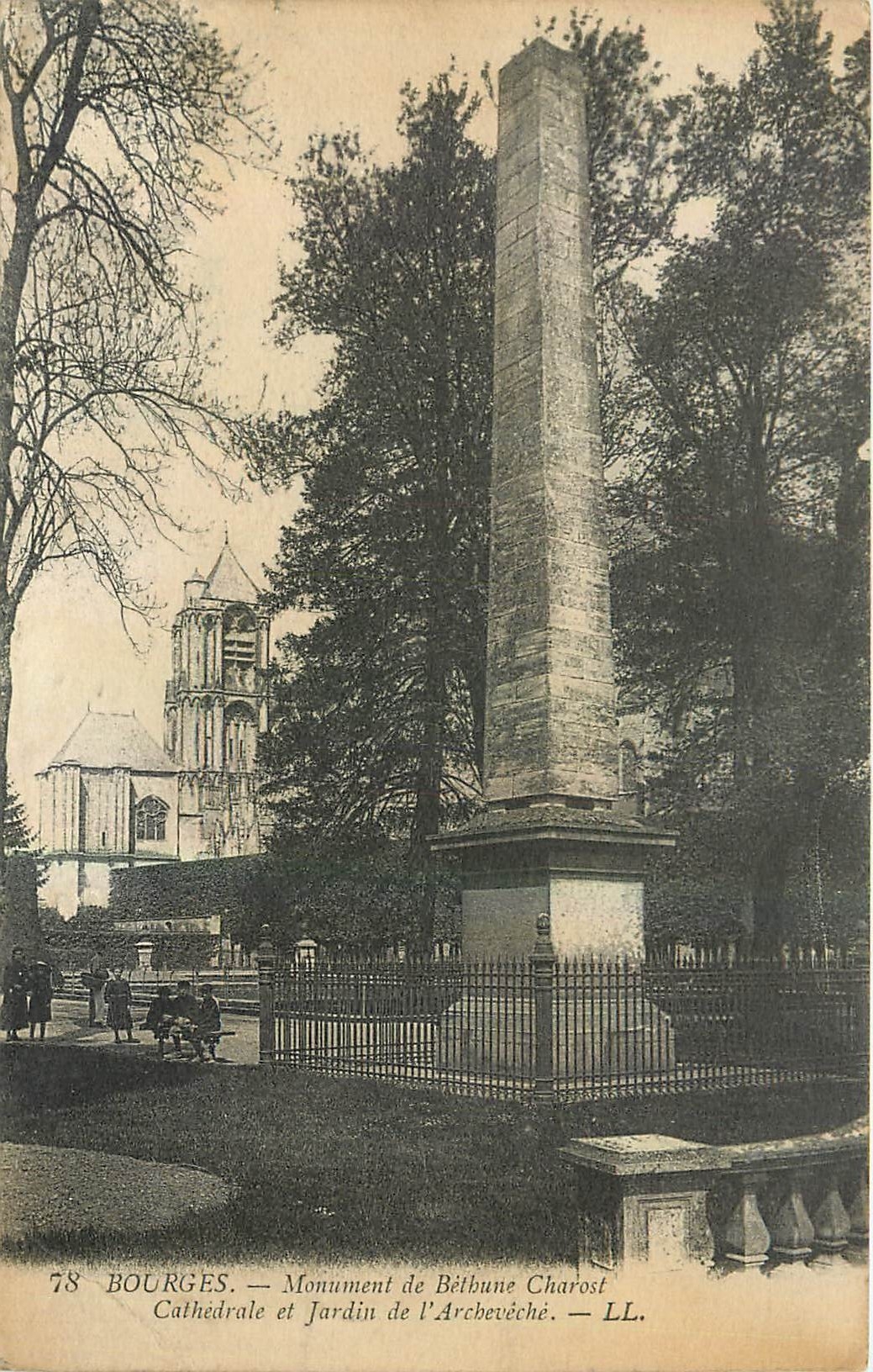 CPA Bourges Monument de Bettbune Charost Ctahedrale de Jardin de l'Archeveche 