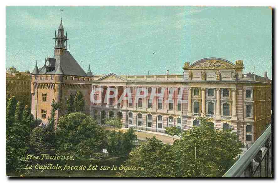 CPA Toulouse Le Capitoile facade Est sur le Square 