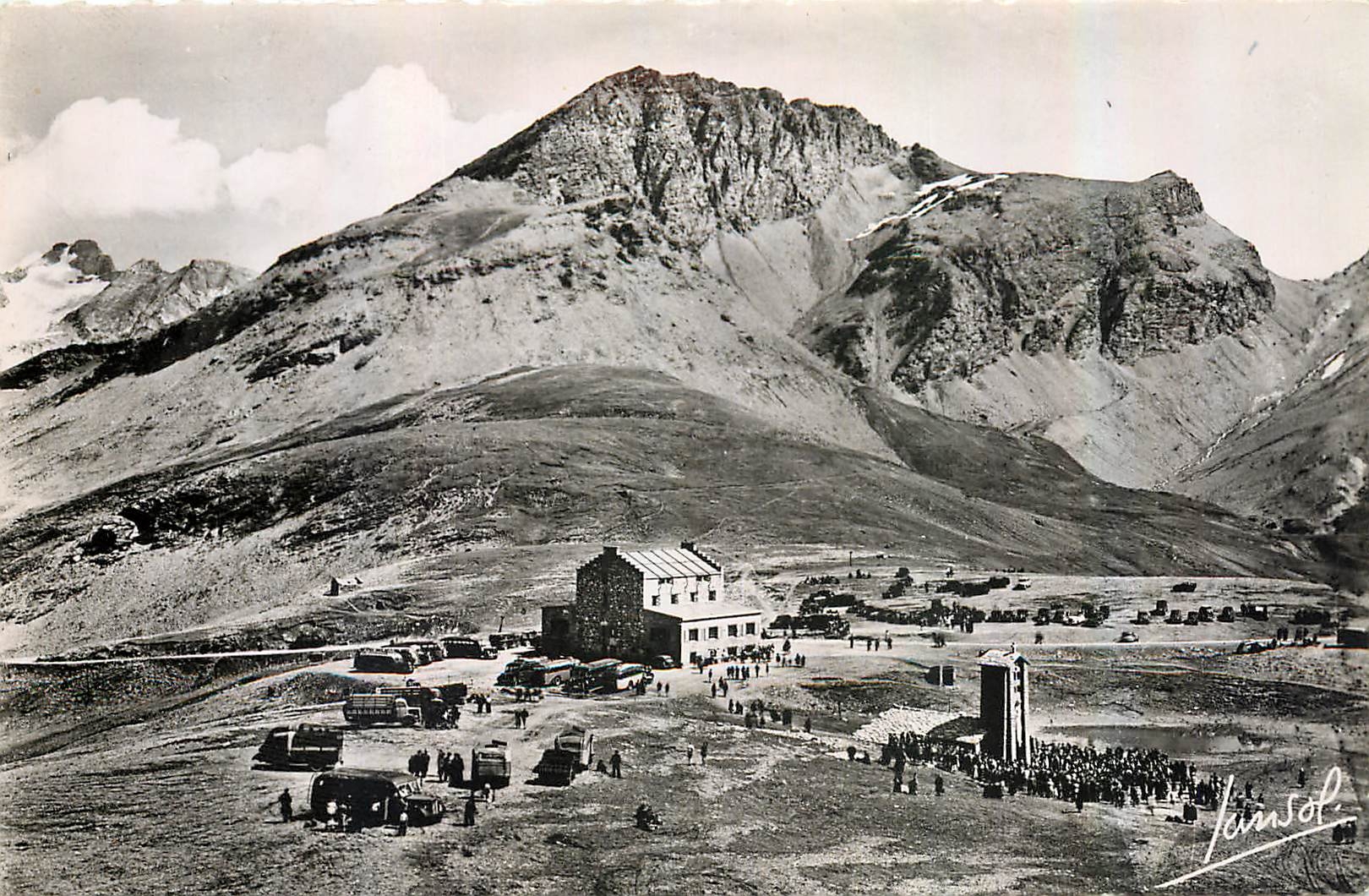 CPM Sur la route du col de l'Iseran La plus haute route d'Europe 