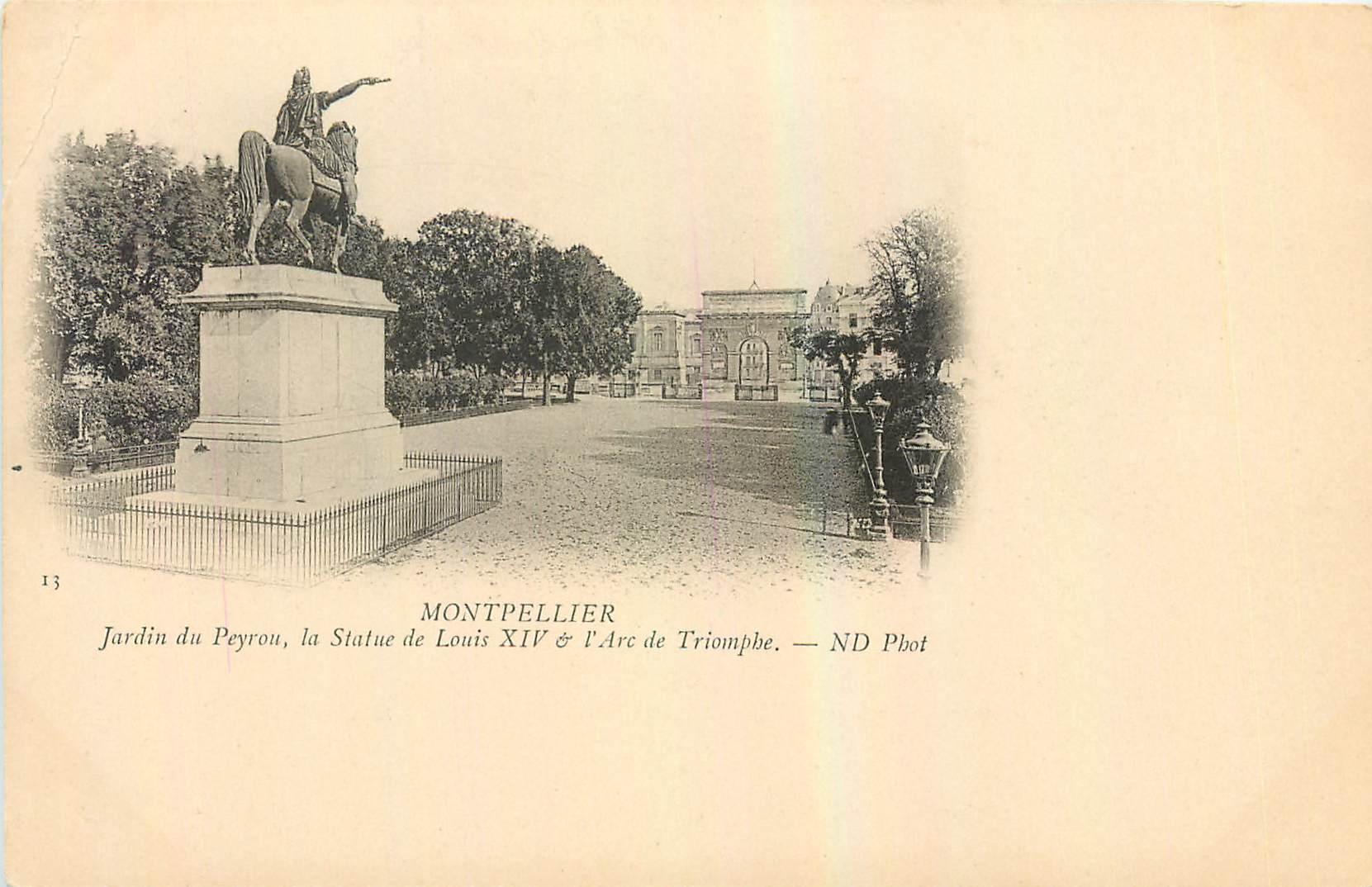CPA Montpellier Jardin du Peyrou la Statue de Louis XIV et l'Arc de Triomphe 