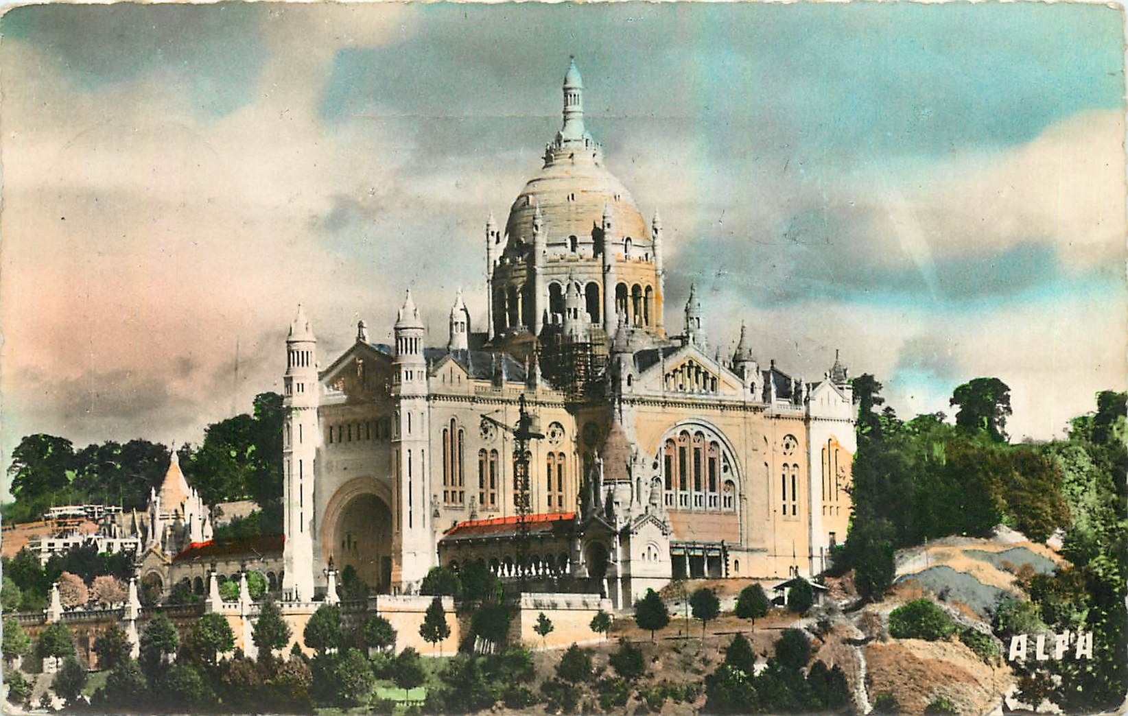 CPA Lisieux Calvados La Basilique 