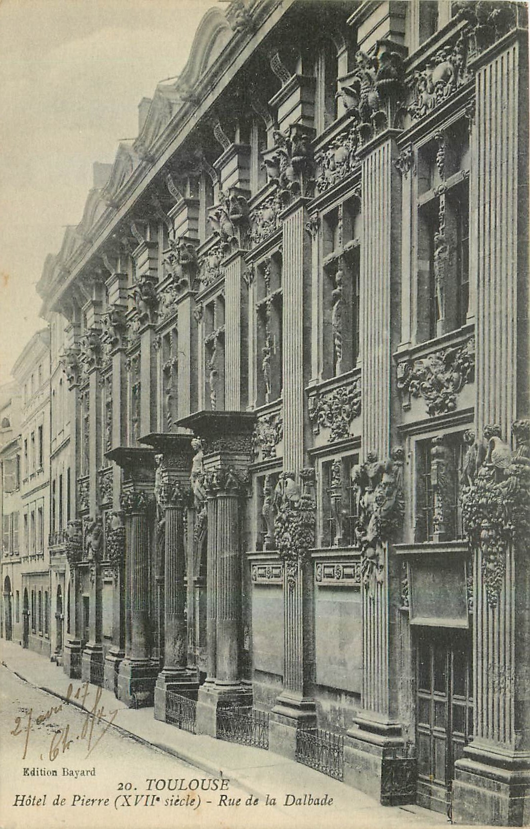 Hôtel de Pierre (17. Jahrhundert) — Toulouse, Rue de la Dalbade — Bayard Ausgabe n°20