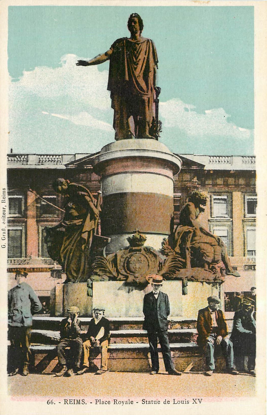 CPA Reims Place Royale Statue de Louis XV 
