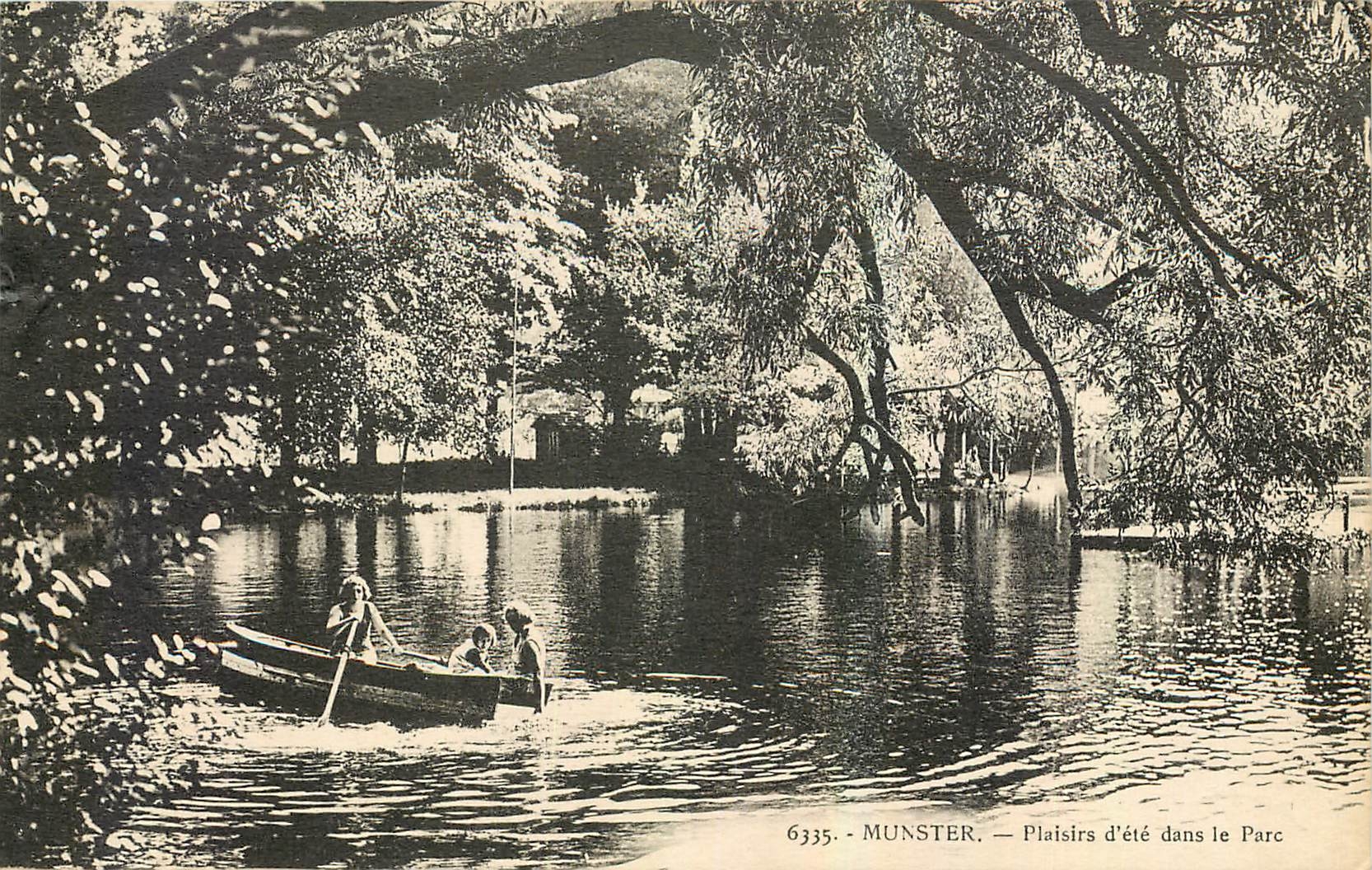 CPA Munster Plaisirs d'ete dans le Parc Barque