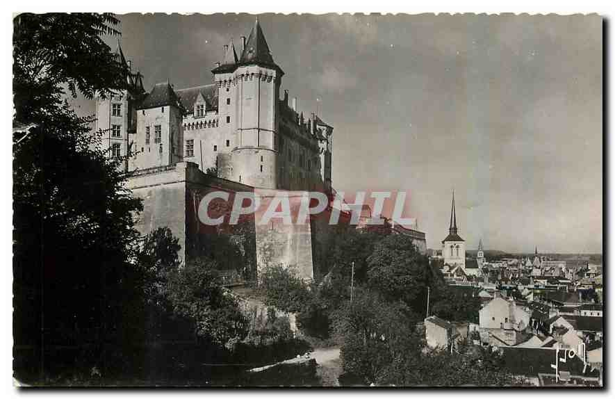 CPA Saumur Maine et Loire Vue generale au premier plan le Chateau 