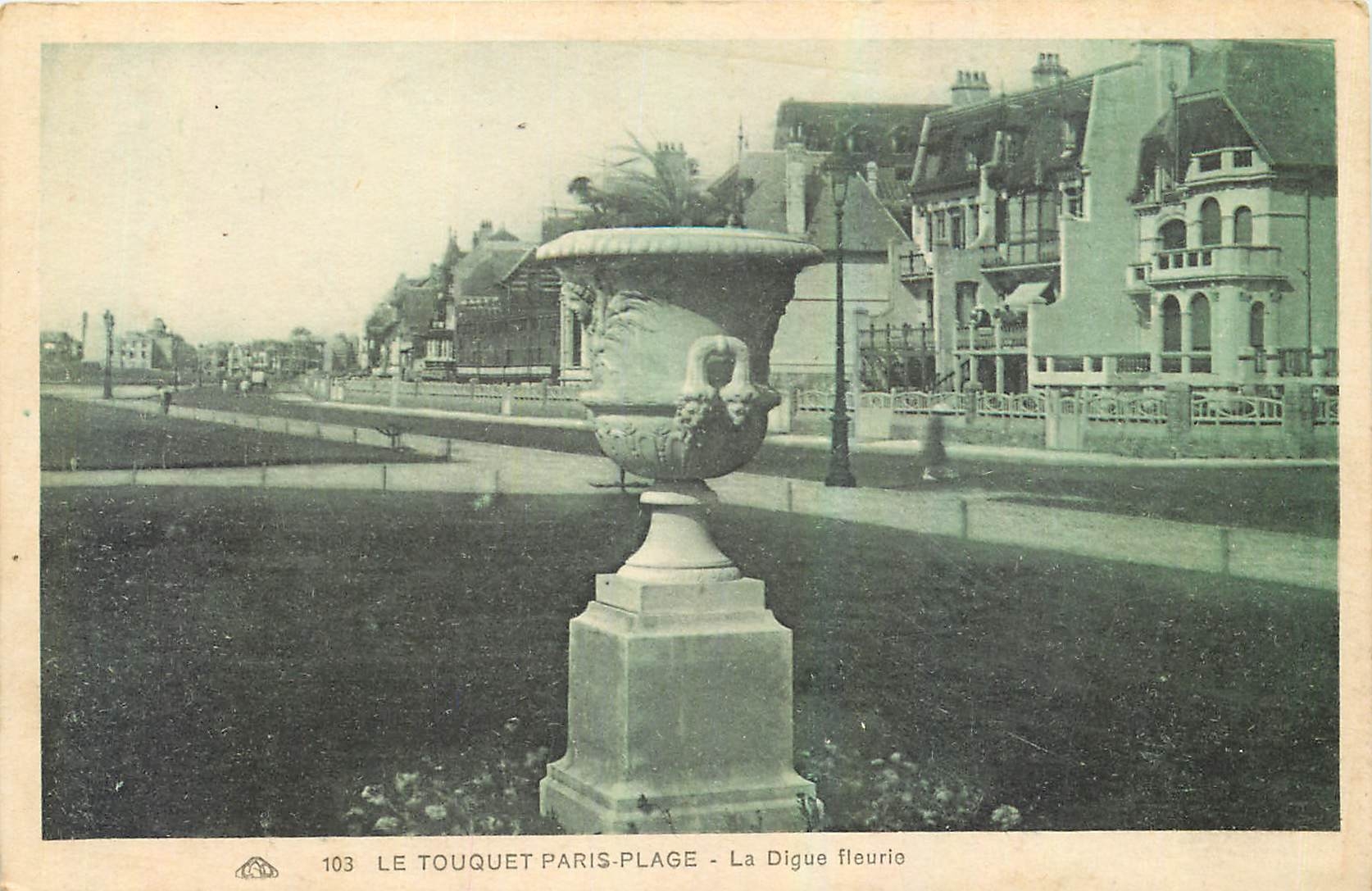 CPA Le Touquet Paris Plage Le Digue fleurie 