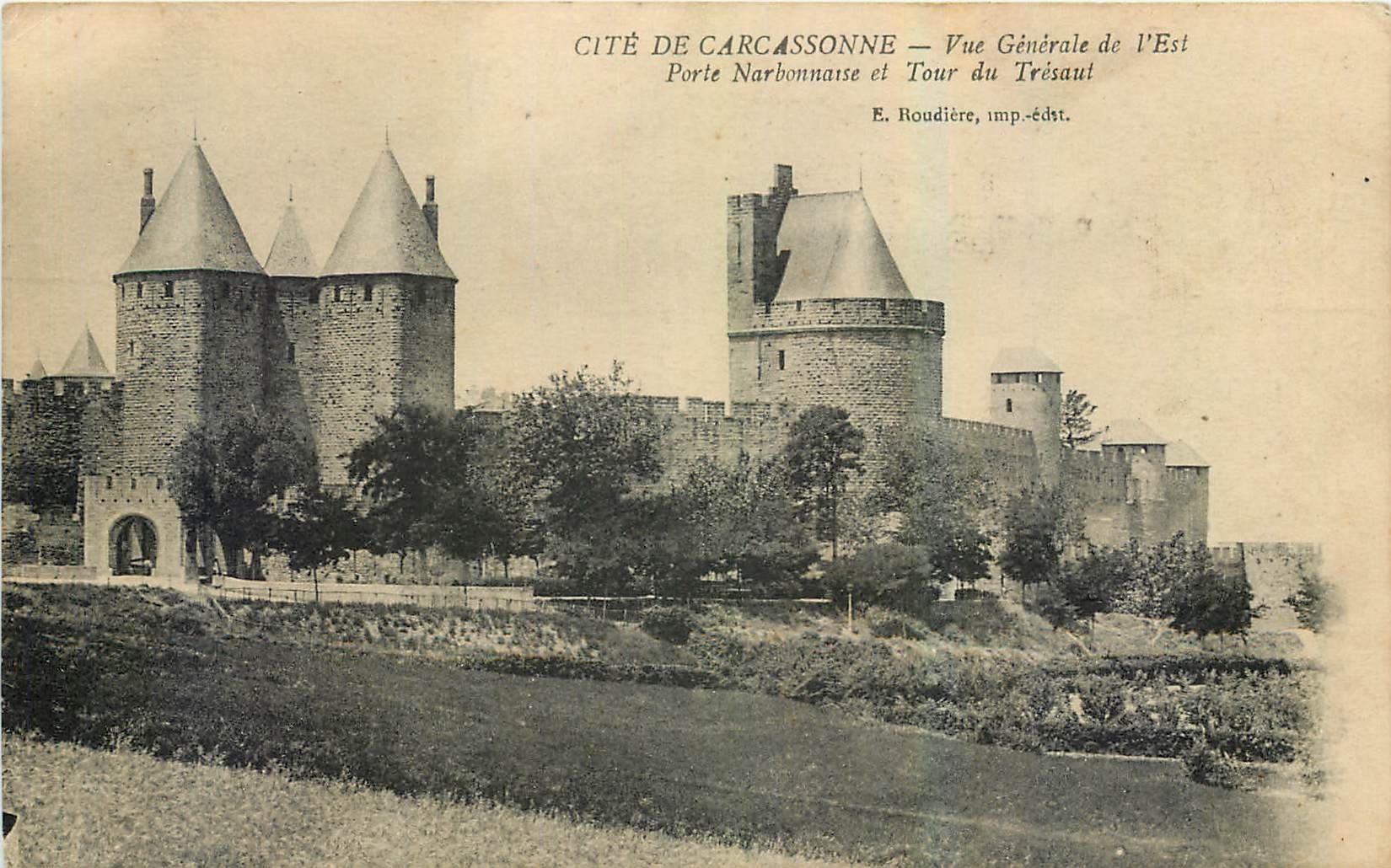 CPA Cite de Carcassonne Vue Generale de l'Est Porte Narbonnasse 