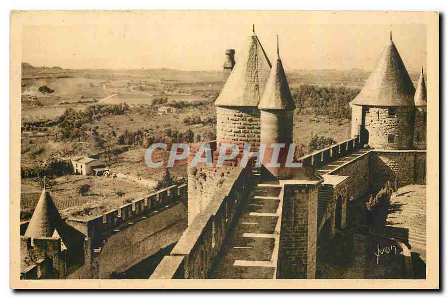 CPA Carcassonne Aude La Cite La tour du Moulin dominant le Theatre 