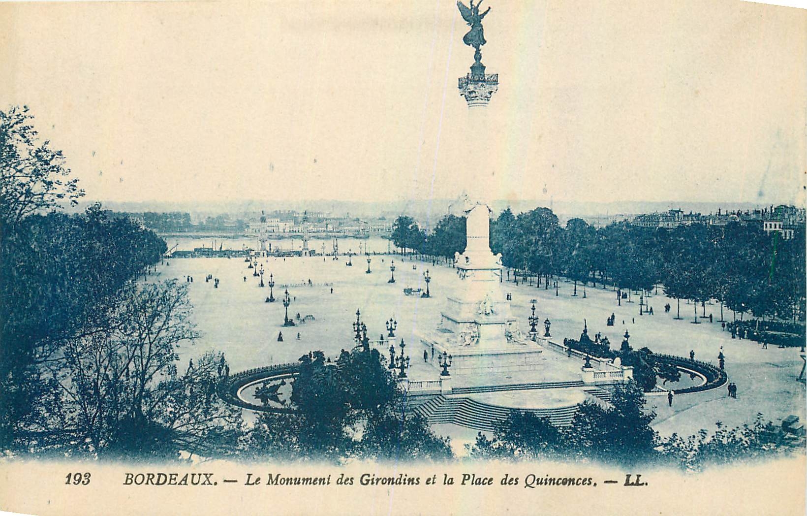 CPA Bordeaux Le Monument des Girondes et la Place des Quinconces 