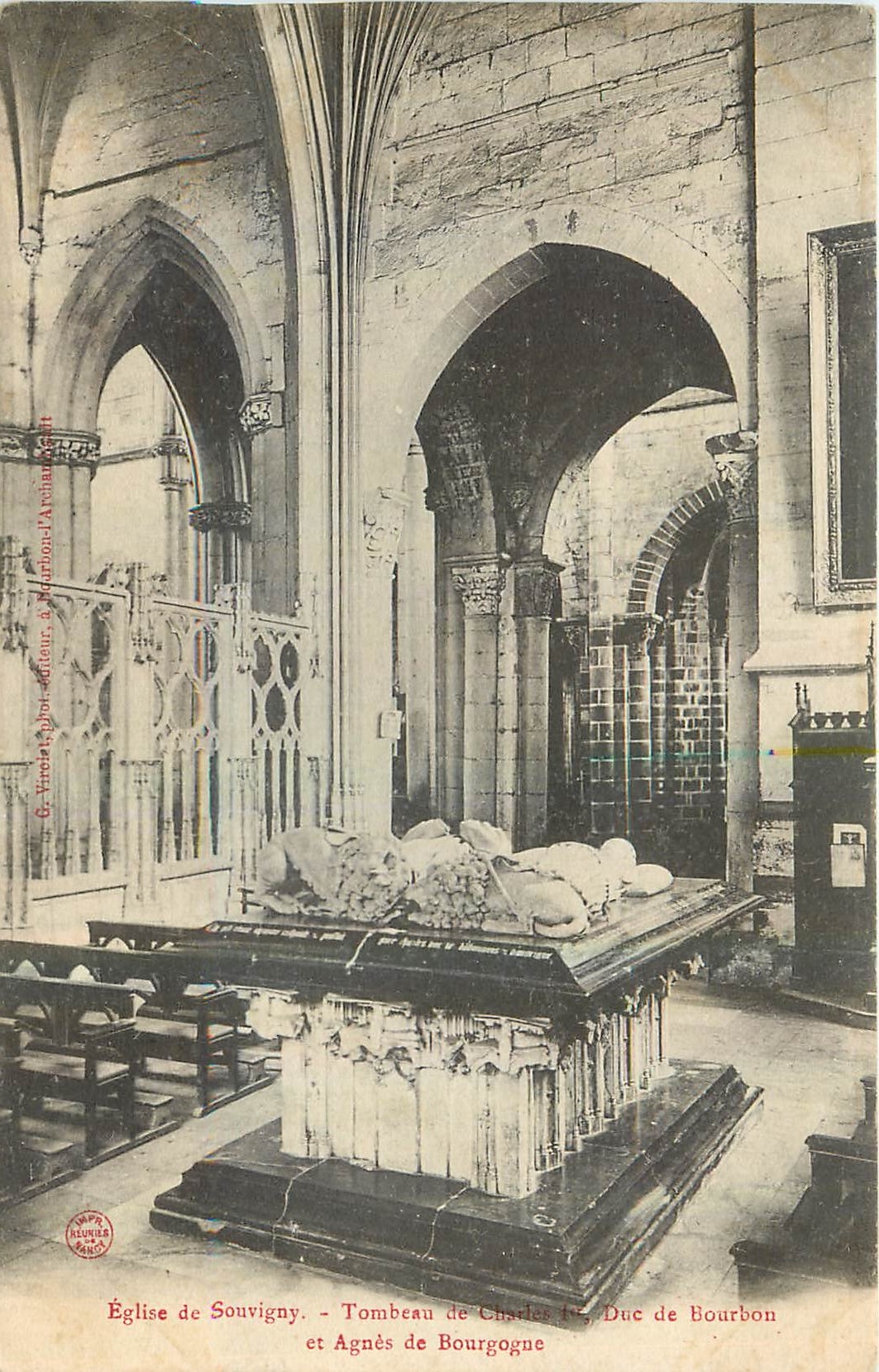 Église de Souvigny — Tombeau de Charles Ier, Duc de Bourbon et Agnès de Bourgogne — G. Héret, photographe, à Maribord (Archambault)