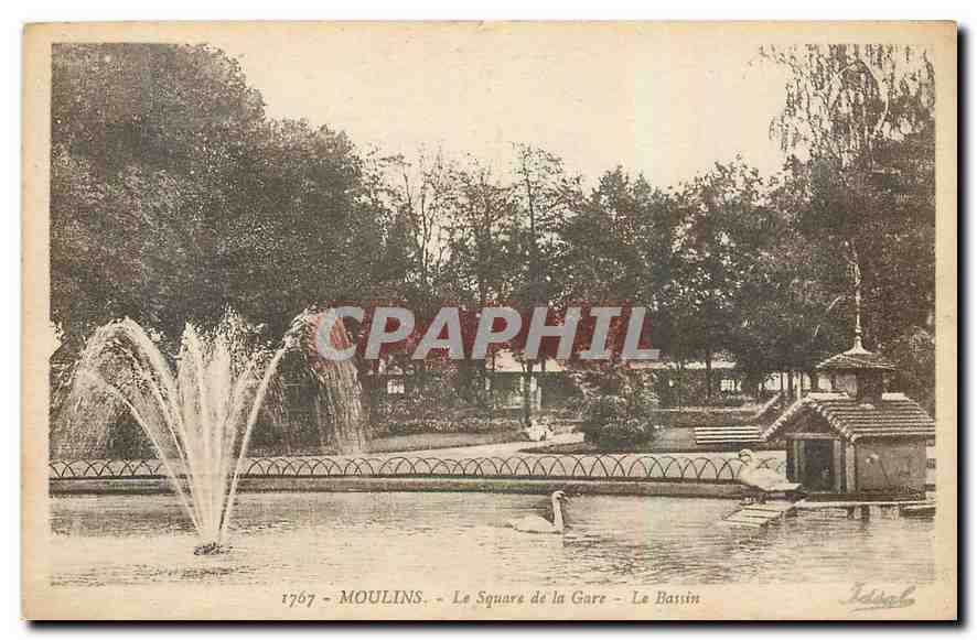 CPA Moulins Le Square de la Gare Le Bassin 