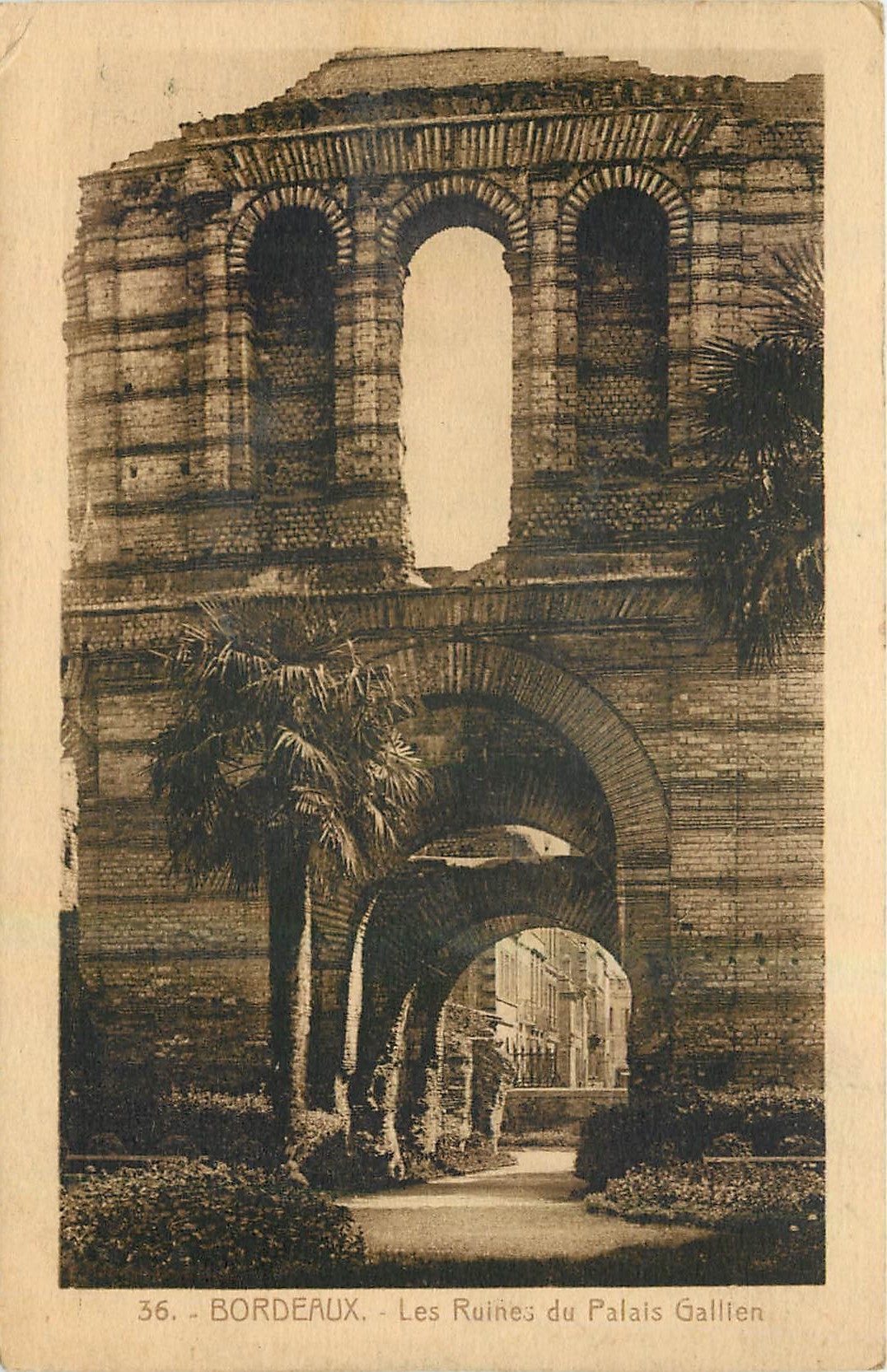CPA Bordaeux Les Ruines du Palais Gallien 