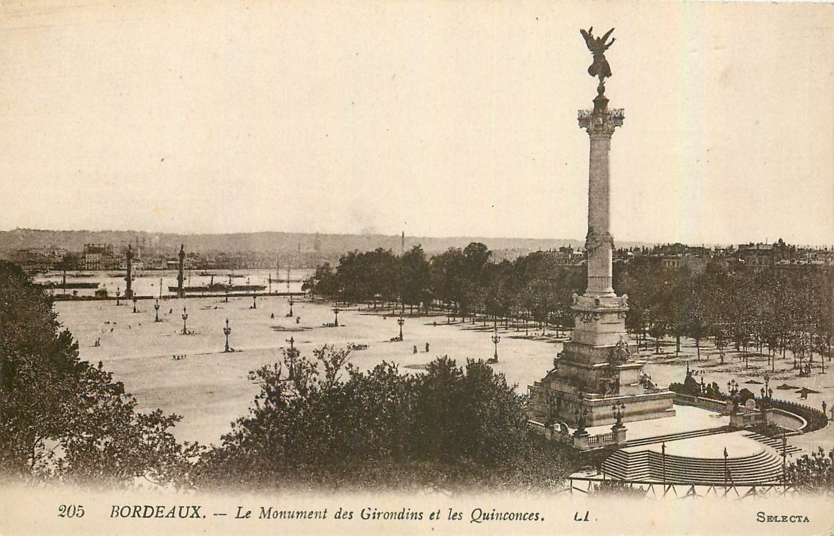 CPA Bordeaux Le Monument des Girondes et les Quinconces 