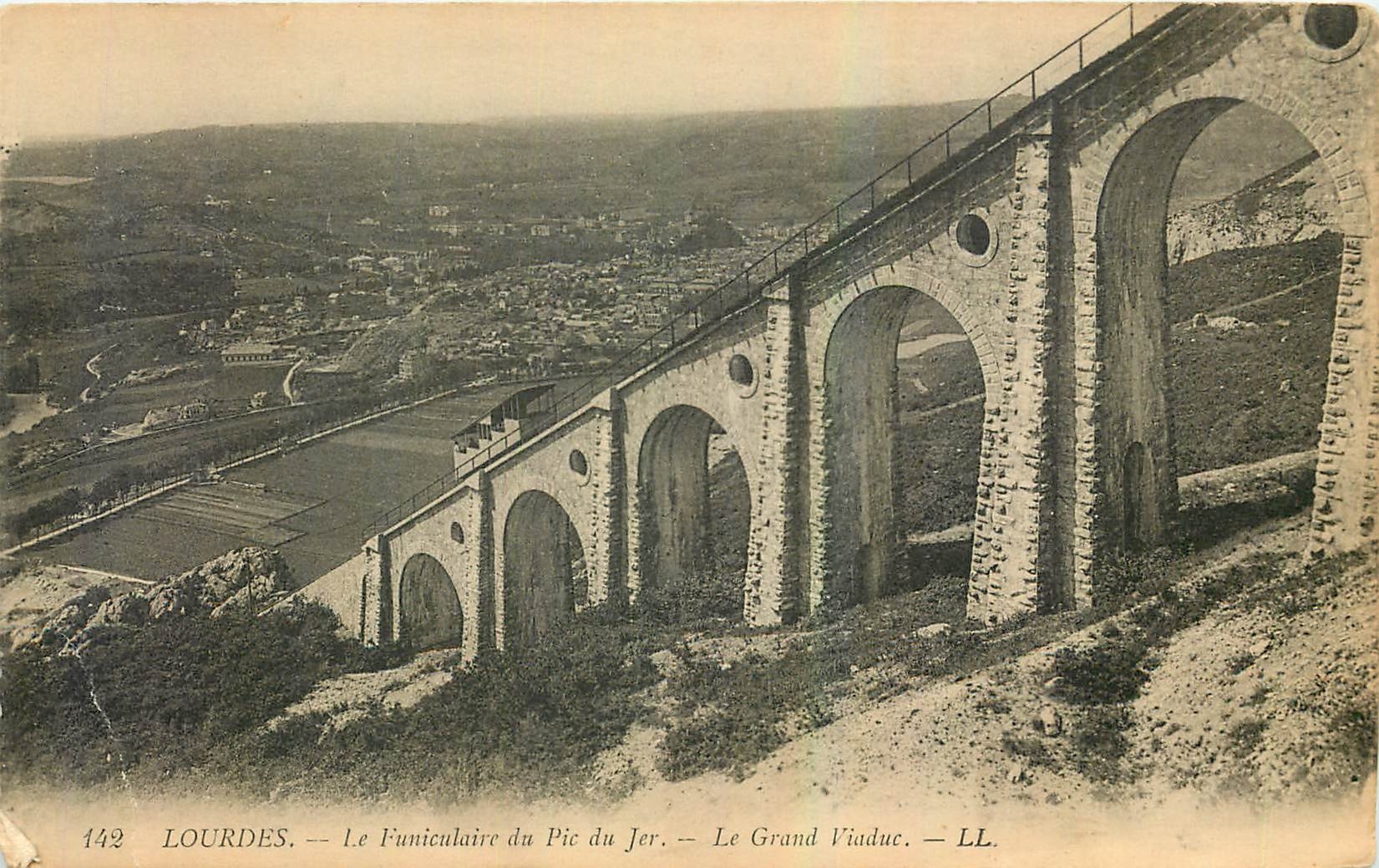 CPA Lourdes Le Funiculaire du Pic du Jer Le Grand Viaduc 