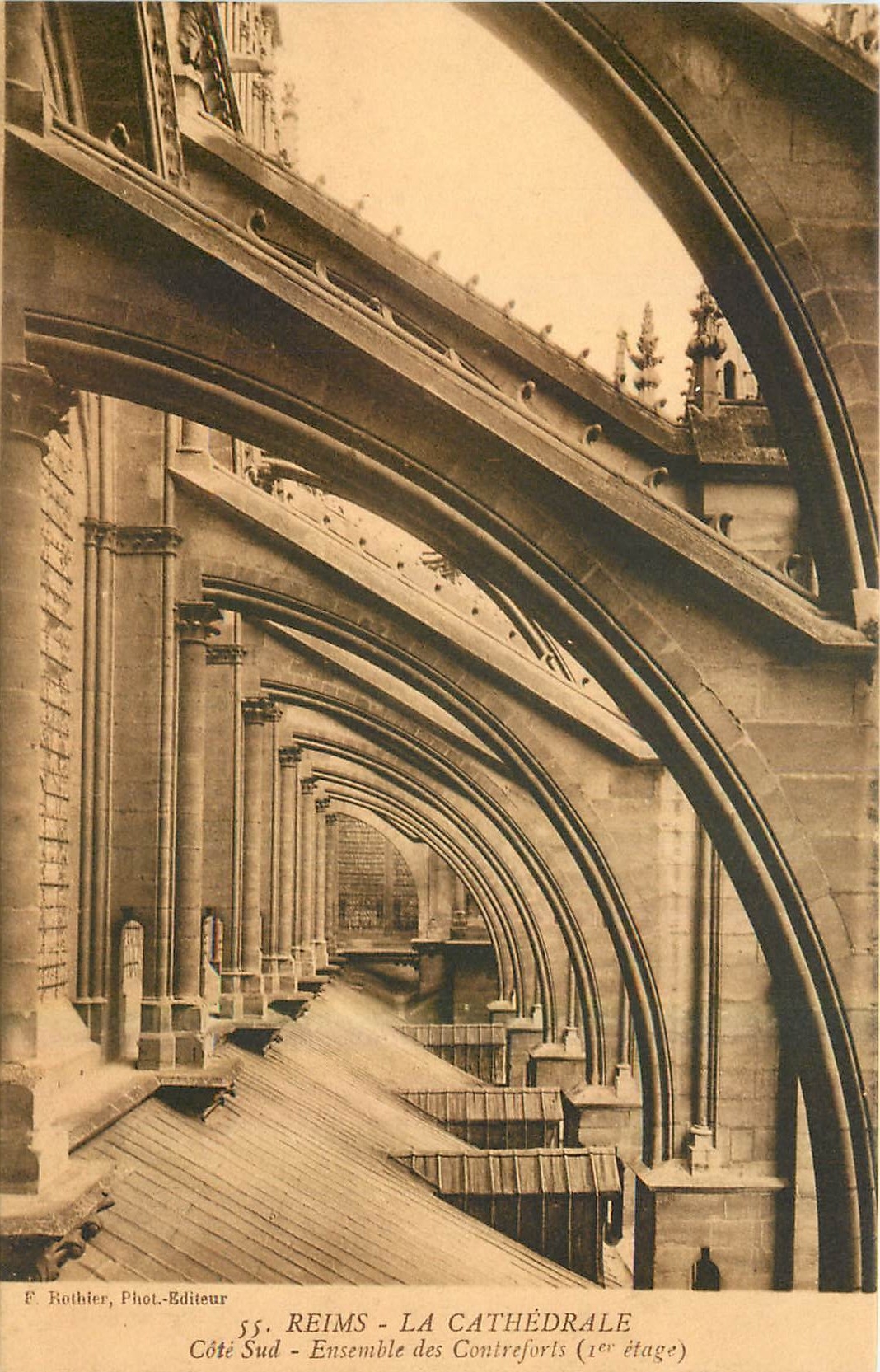 CPA Reims La Ctahedrale Cote Sud Ensemble des Contreforts 