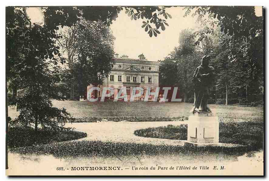 CPA Montmorency Un coin du Parc de l'Hotel de Ville 