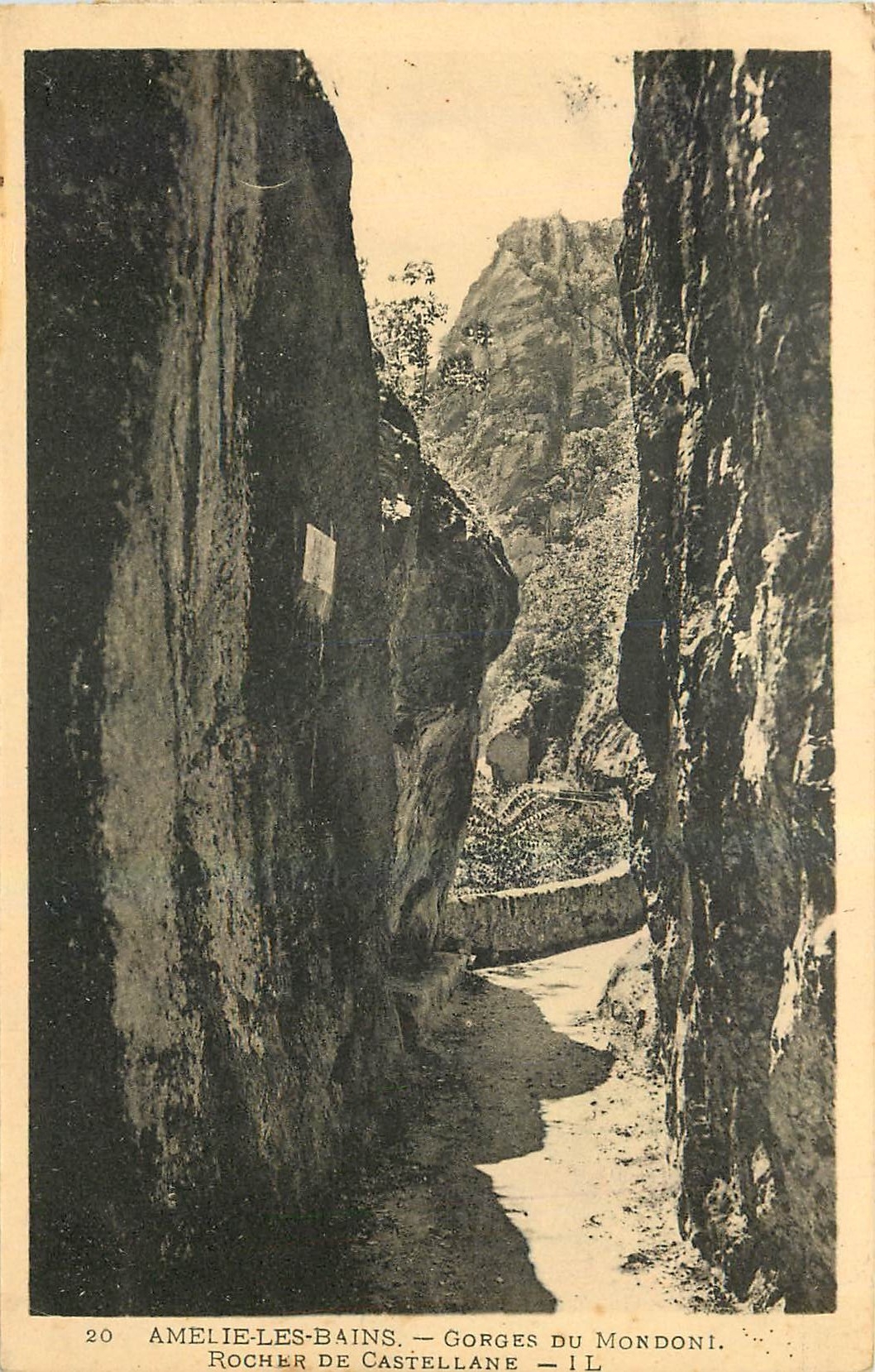 CPA Amelie les Bains Gorges du Mondoni Rocher de Castellane 