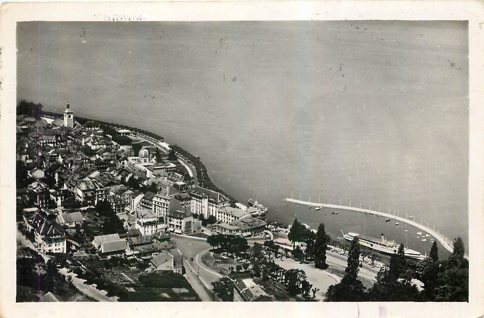 CPA Evian les Bains Haute Savoie La Ville et le Lac Leman 