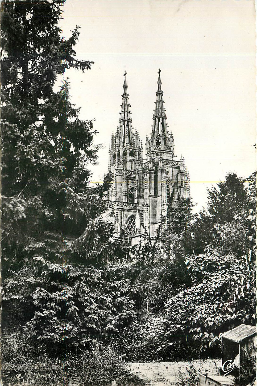 CPM L'Epine Basilique Notre Dame les Fleches 