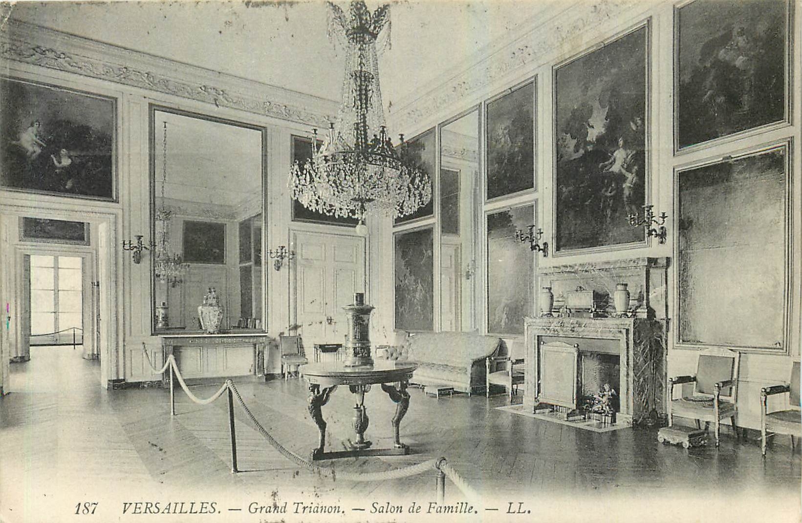CPA Versailles Grand Trianon Salon de Famille 