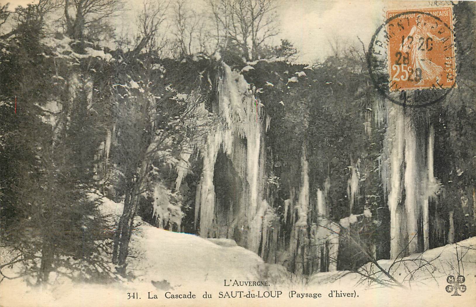 CPA l'Auvergne La Cascade du Saut du Loup 