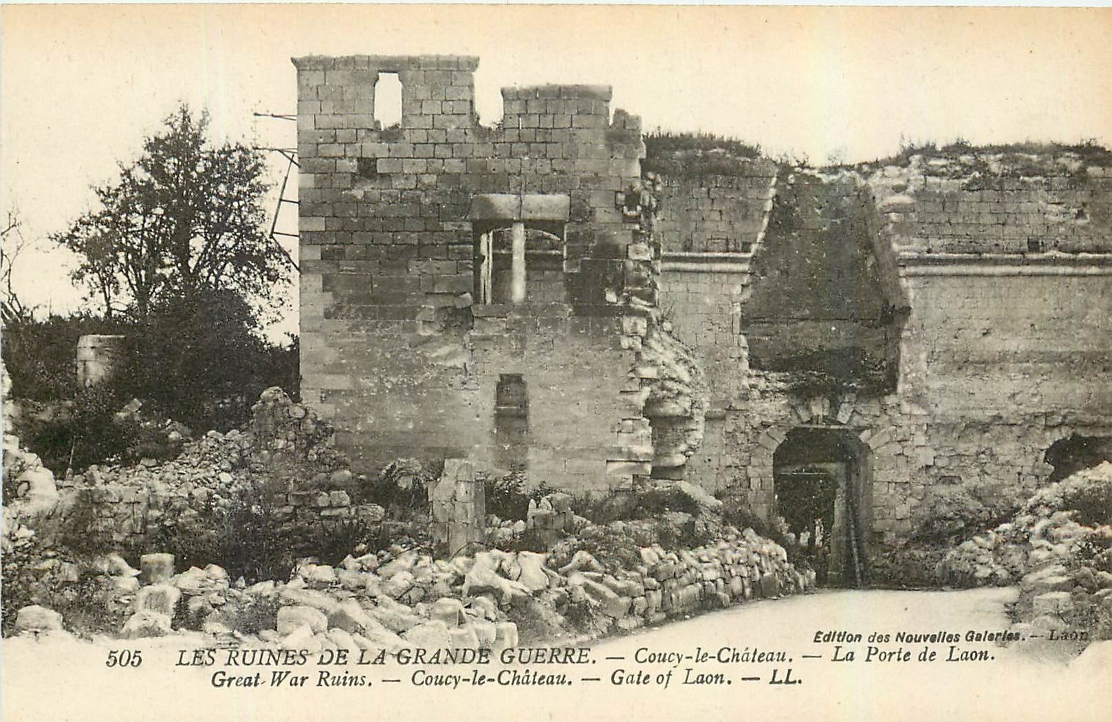 Les Ruines de la Grande Guerre — Coucy-le-Château — La Porte de Laon — Édition des Nouvelles Galeries — Laon
