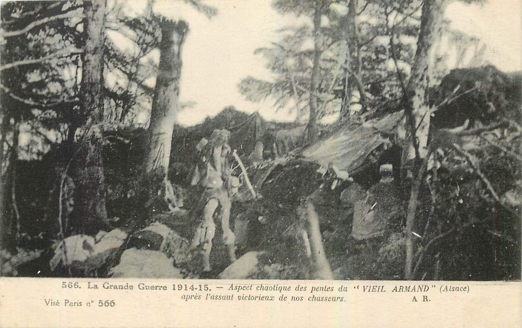 CPA La Grande Guerre 1914-15 Aspect chaolique des pentes du Vieil Armand Alsace apres l'assaut victo