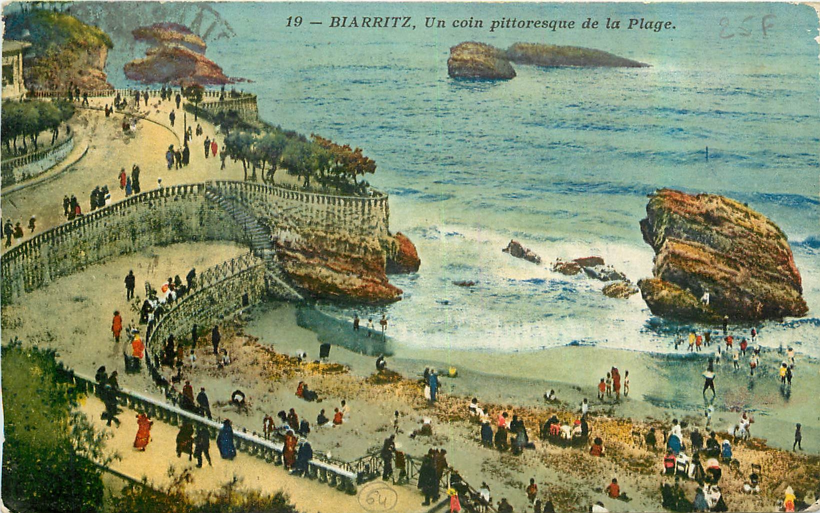 CPA Biarritz Un coin pittoresque de la Plage 