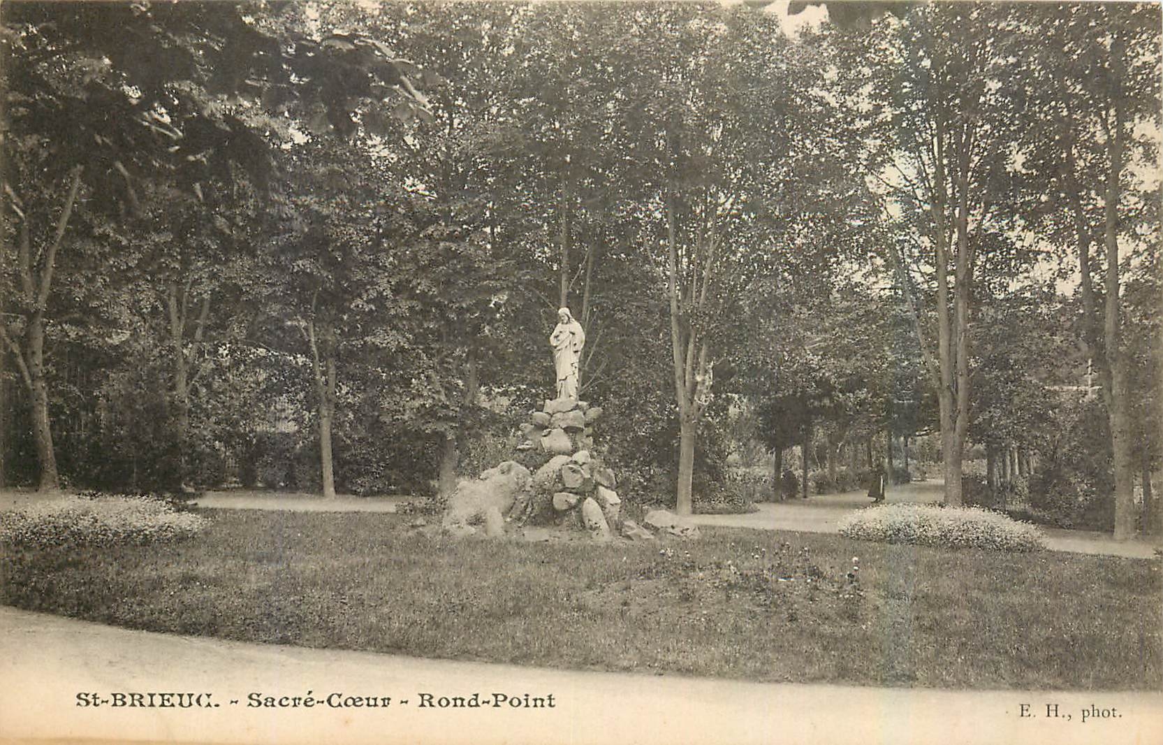 St-Brieuc - Sacré-Cœur - Rond-Point — E. H., phot.