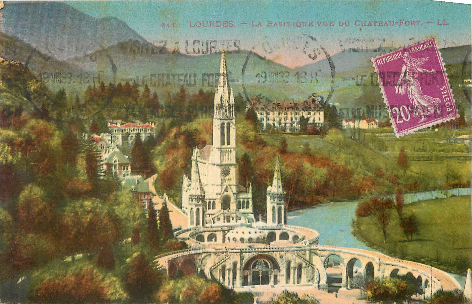 CPA Lourdes La Basilique vue du Chateau Fort 