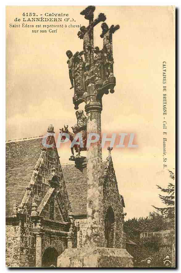 CPA Calvaires de Bretagne Calvaire de Lannedern F Saint Edern est represente a cheval sur son Cerf 
