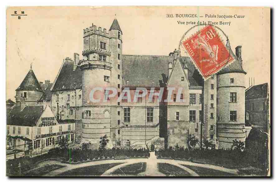 CPA Bourges Palais Jacques Coeur Vue prise de la Place Berry 