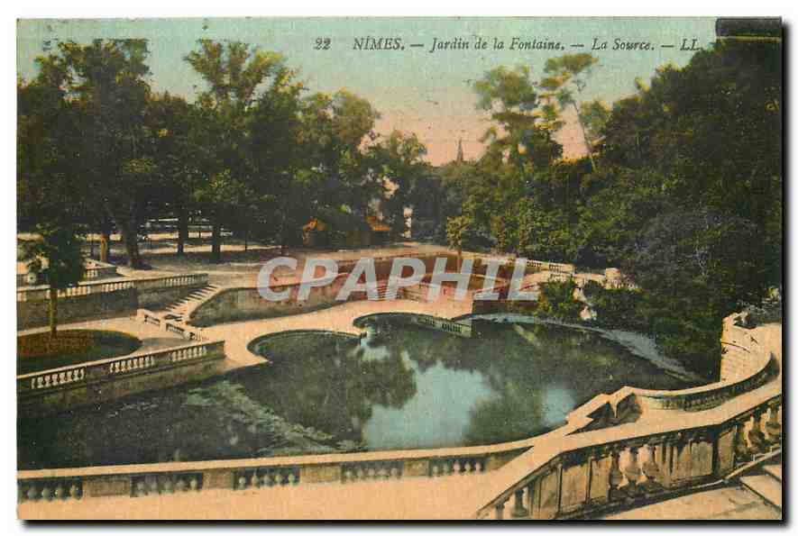 CPA Nimes Jardin de la Fontaine La Source 