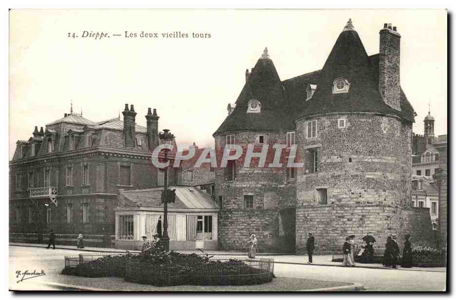 Dieppe CPA Les deux vieilles tours