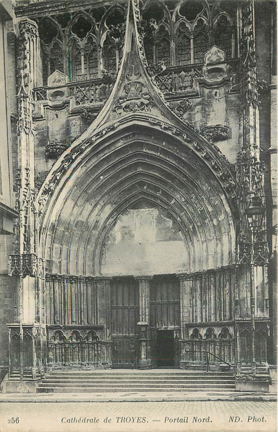 CPA Cathedrale de Troyes Portail Nord 