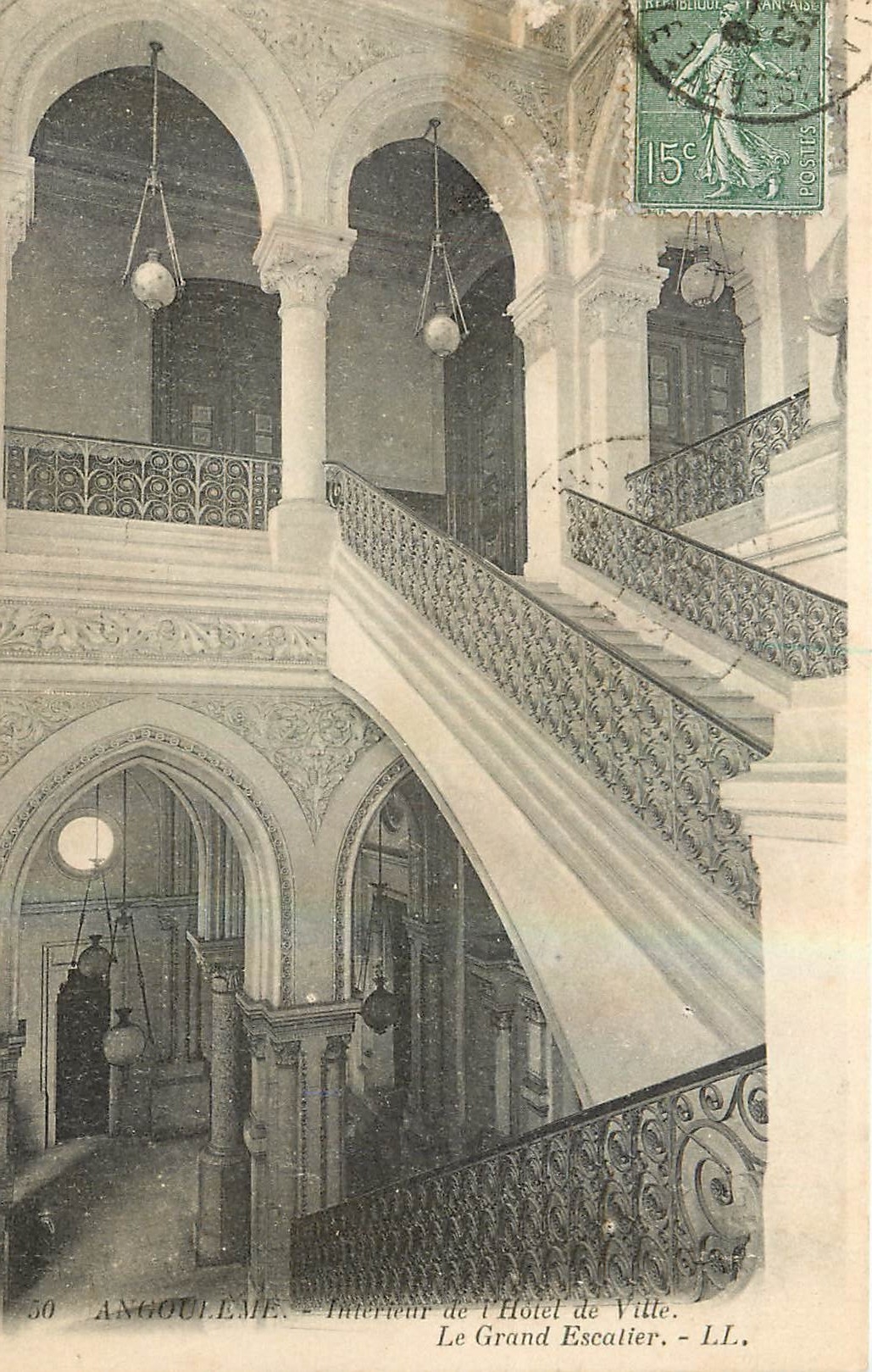 CPA Angouleme Interieur de l'Hotel de Vile le Grand Escalier 