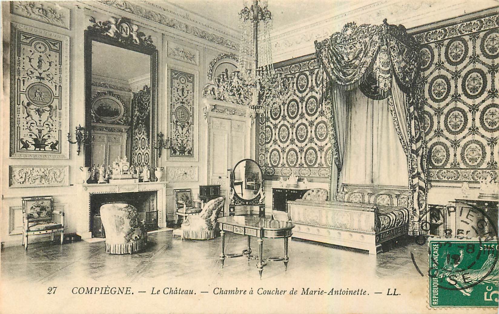 Compiègne — Le Château — Chambre à Coucher de Marie-Antoinette — LL.