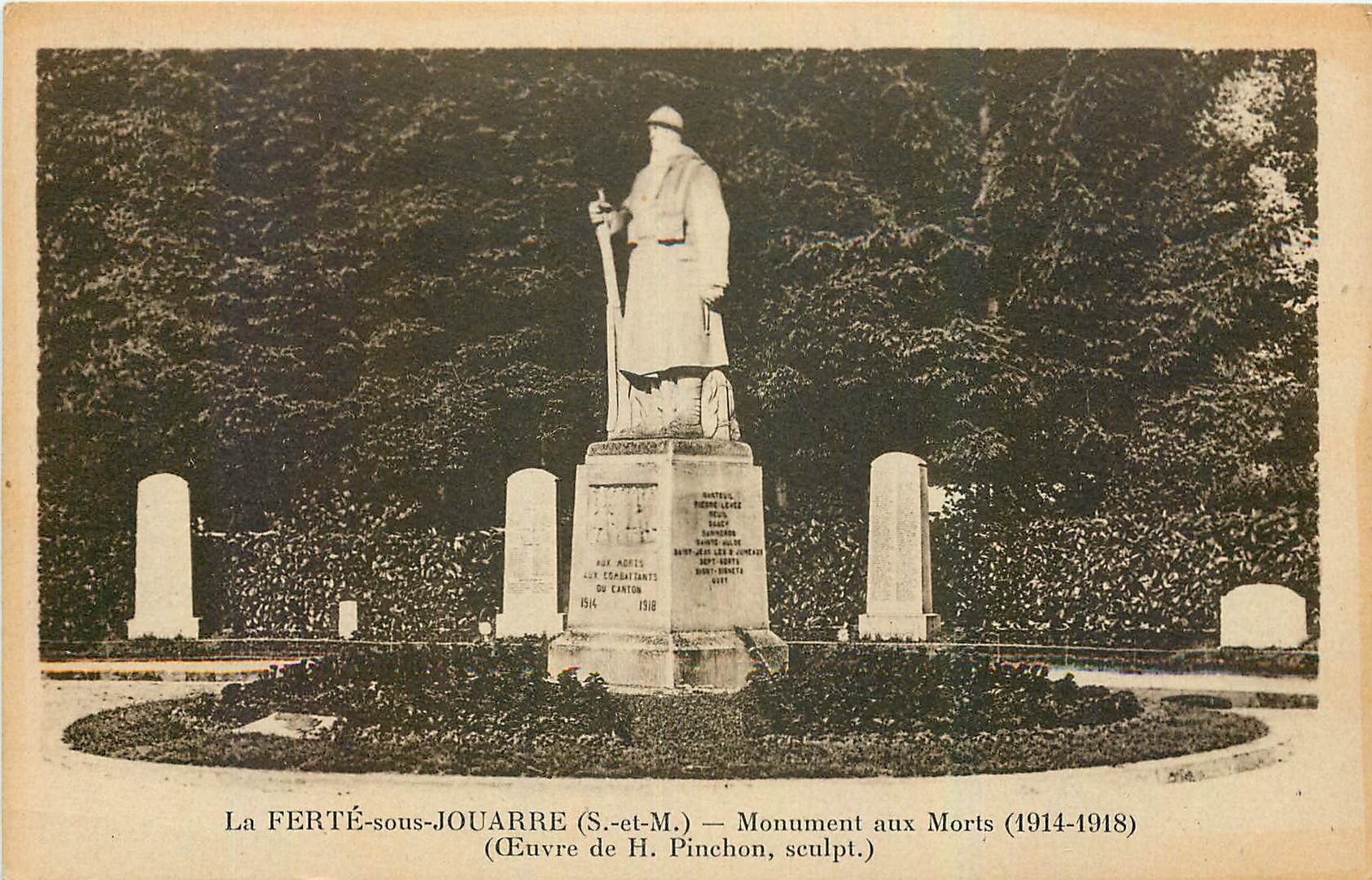CPA La Ferte sous Jouarre S et M Monument aux Morts 