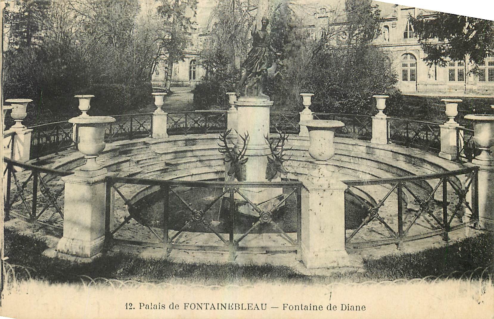 Palacio de Fontainebleau — Fuente de Diana — n°12