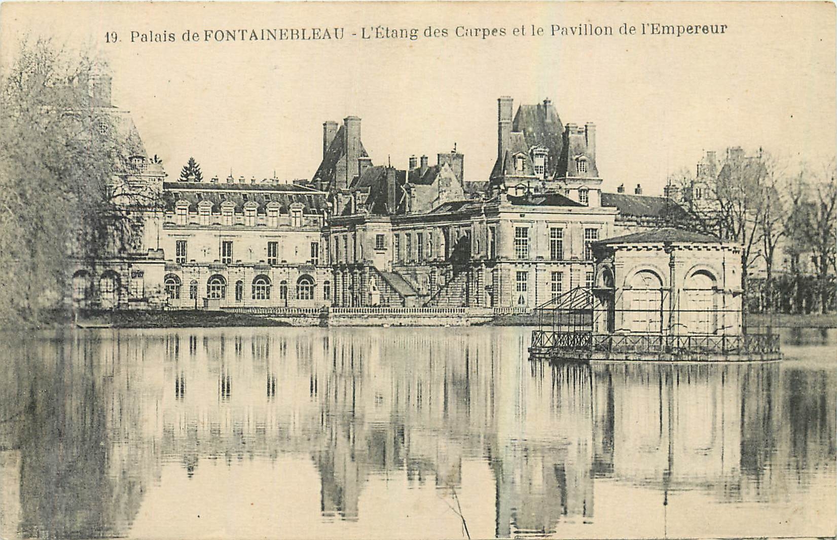Palast von FONTAINEBLEAU - Der Karpfenteich und das Pavillon des Kaisers